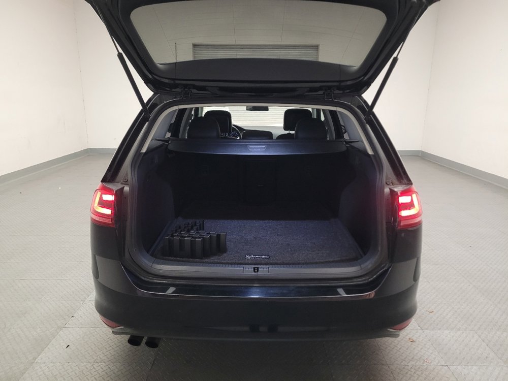 Used 2016 Volkswagen Golf Limited Edition image 29