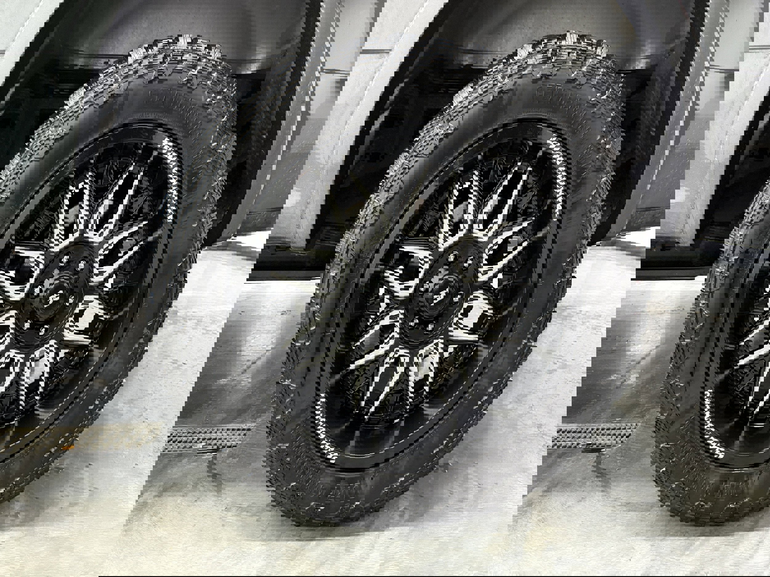 Used 2016 Ford F150 Lariat w/ Equipment Group 502A Luxury image 26