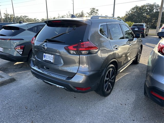 Used 2017 Nissan Rogue SL w/ SL Premium Package image 4
