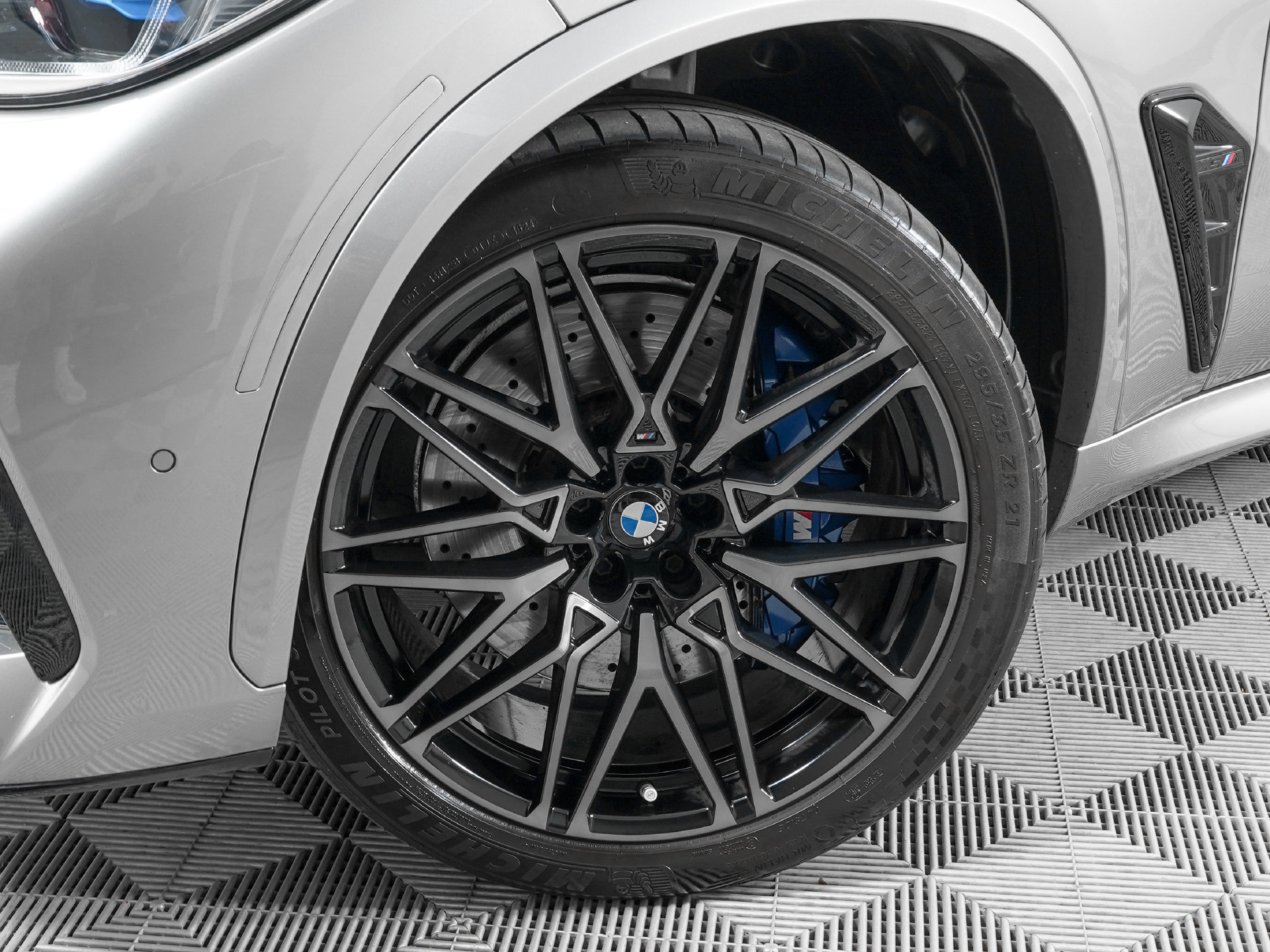 Used 2021 BMW X5 M w/ Competition Package AWD/4WD image 33