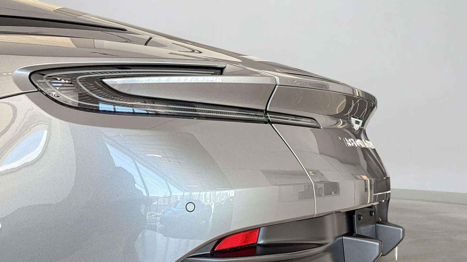 Used 2022 Aston Martin DB11 Coupe image 43