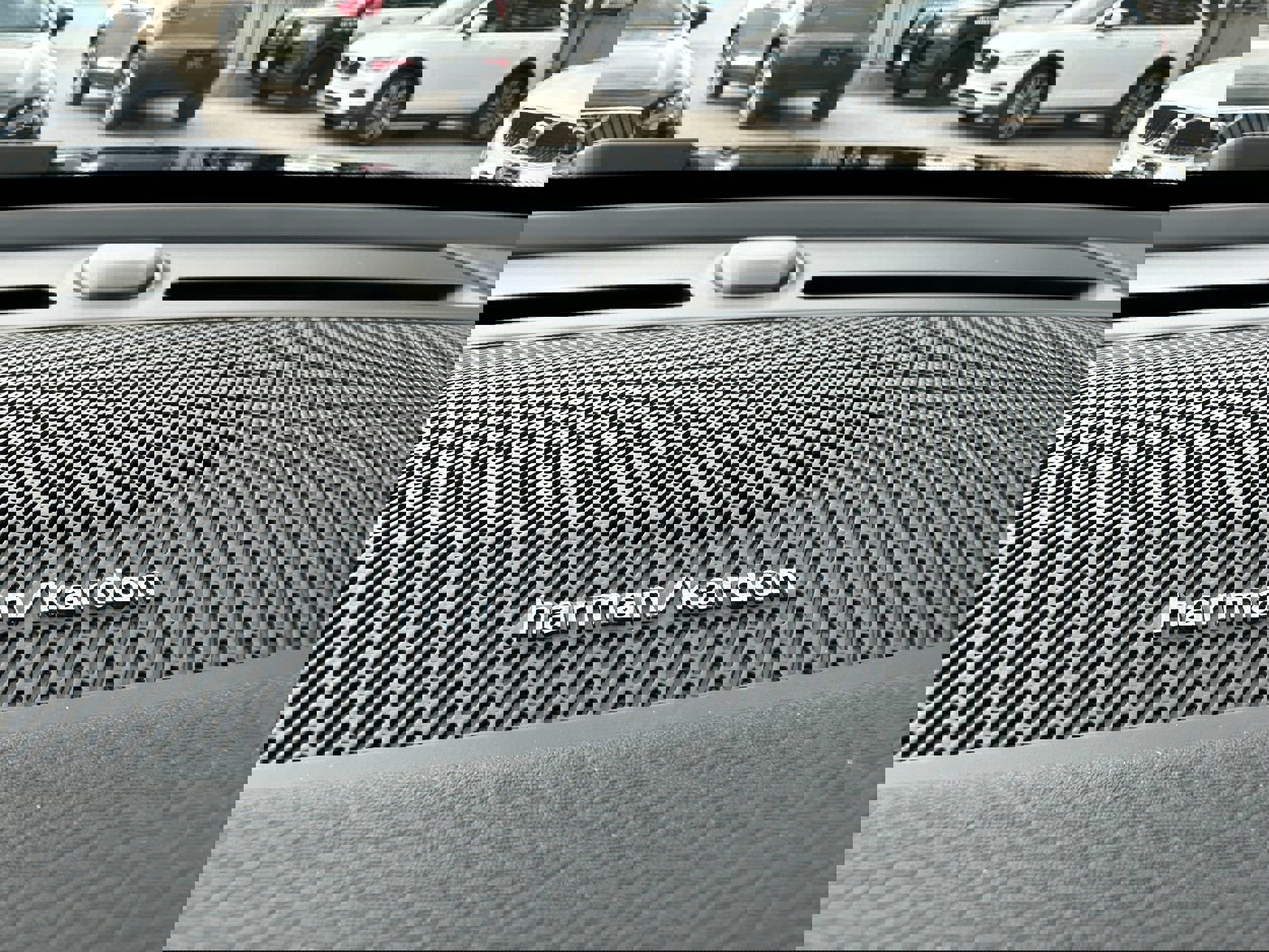 New 2025 Volvo XC40 B5 Plus image 14