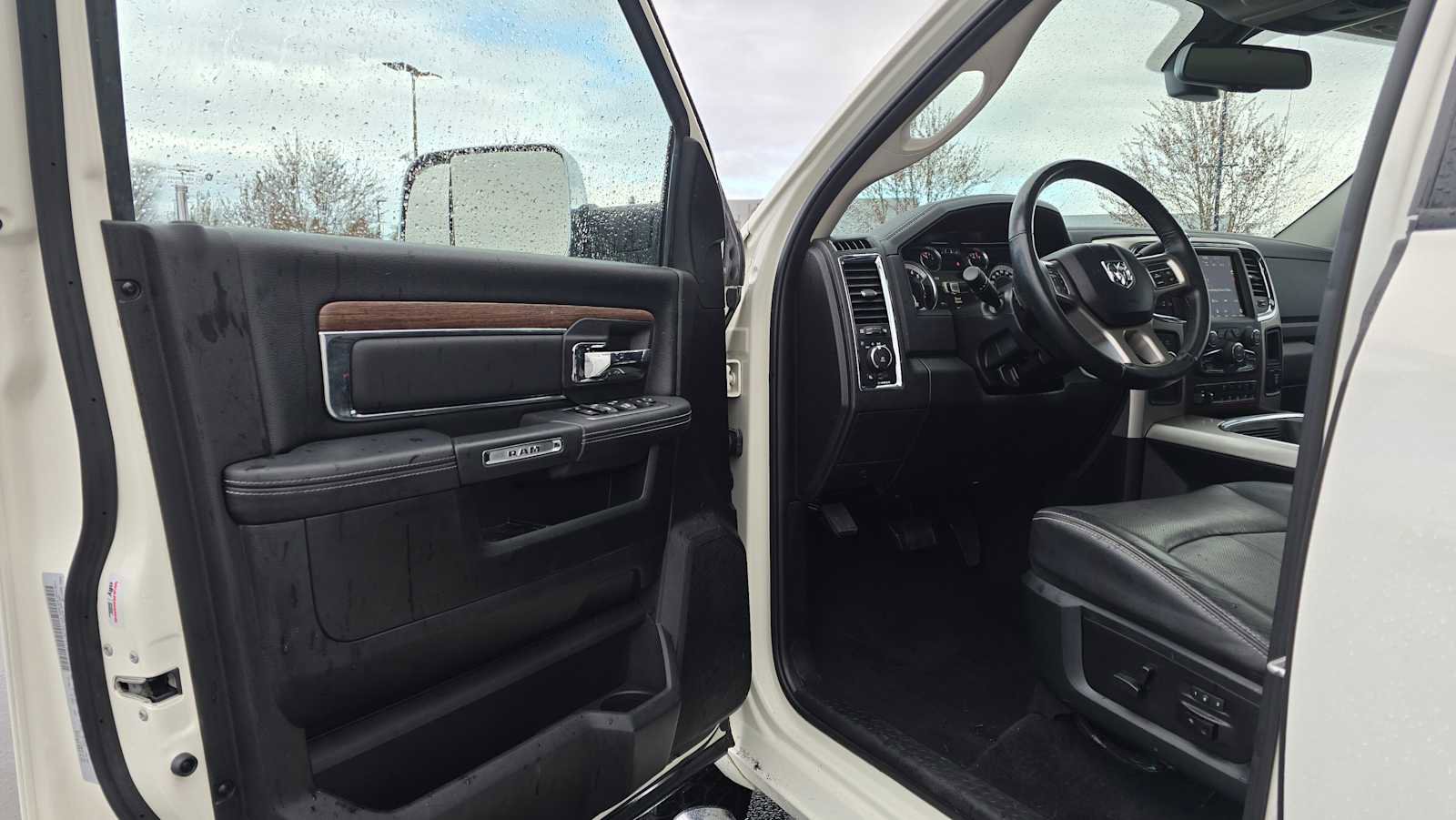 Used 2018 RAM 3500 Laramie w/ Convenience Group image 21