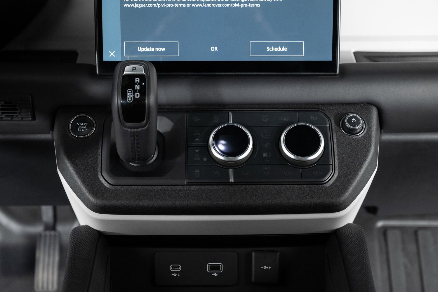 Used 2024 Land Rover Defender 110 SE image 37