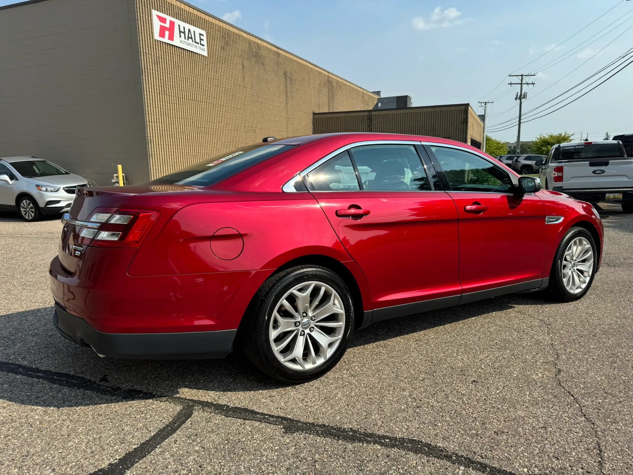 Used 2014 Ford Taurus Limited w/ Equipment Group 301A AWD/4WD image 10