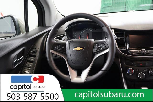 Used 2022 Chevrolet Trax LT w/ LT Convenience Package image 16