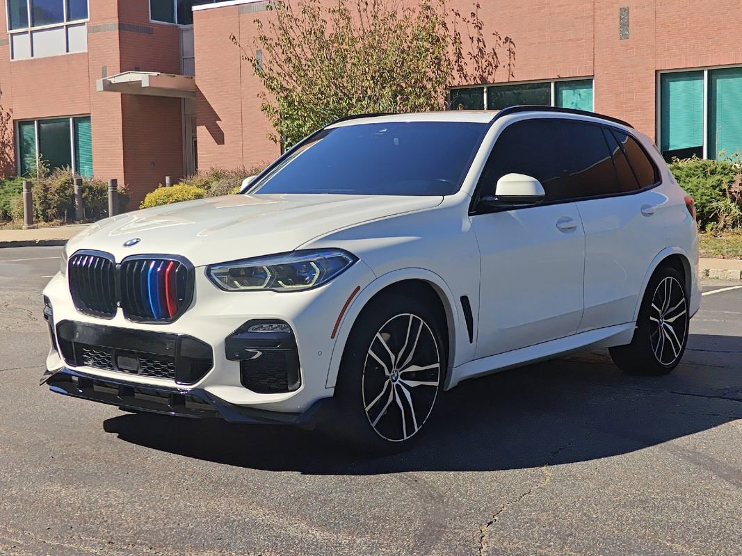 Used 2019 BMW X5 xDrive50i w/ M Sport Package image 5