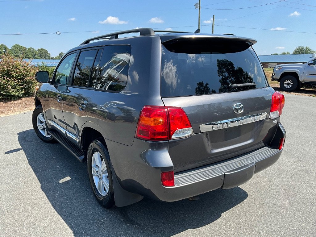 Used 2013 Toyota Land Cruiser image 6