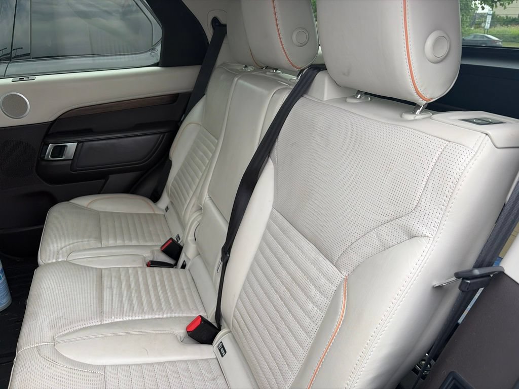 Used 2018 Land Rover Discovery HSE Luxury AWD/4WD image 19