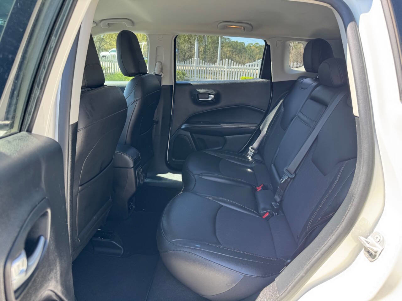 Used 2019 Jeep Compass Latitude image 12