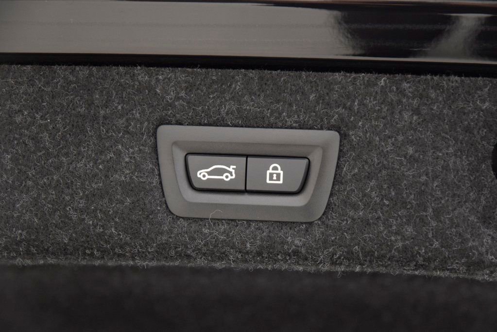 Used 2023 BMW 530i w/ Convenience Package image 34