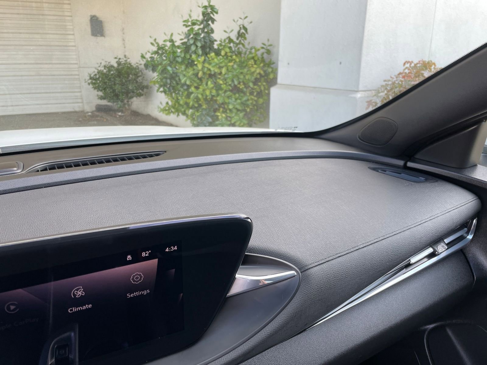 Used 2025 Buick Envista Preferred image 35