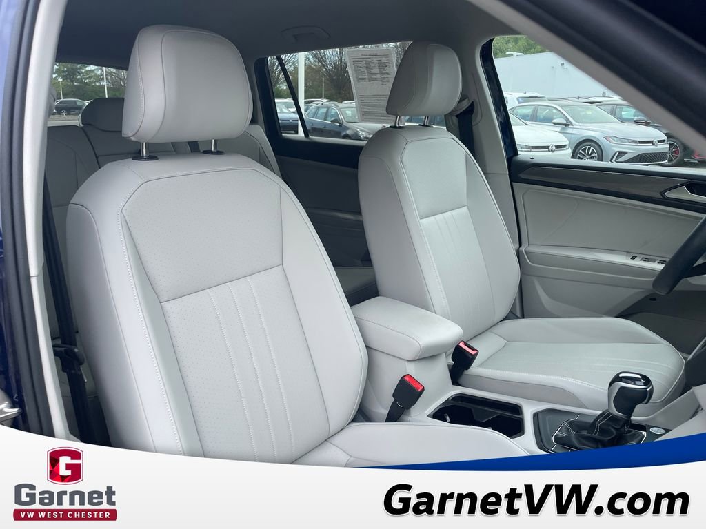 Certified 2023 Volkswagen Tiguan SE FWD image 32