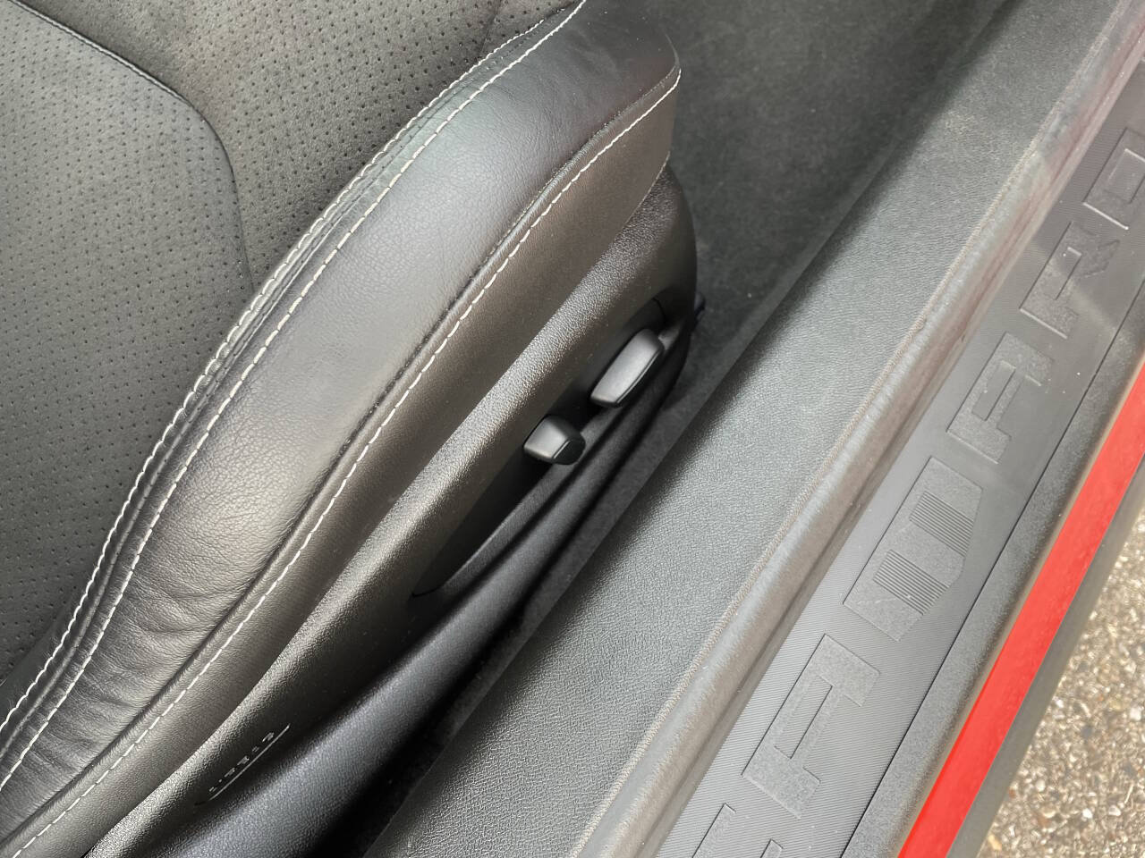 Used 2018 Chevrolet Camaro SS RWD image 46