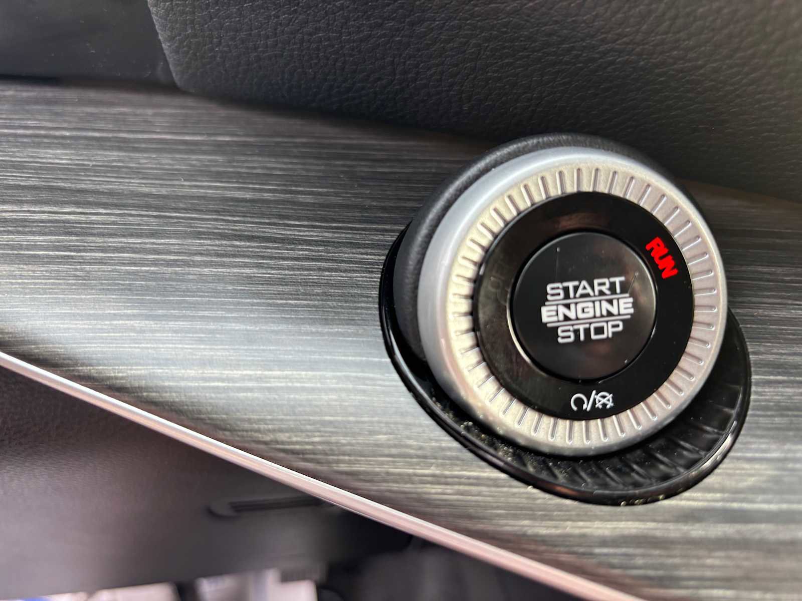 Certified 2024 Jeep Wagoneer L Series III w/ Flexible Seating Group image 29