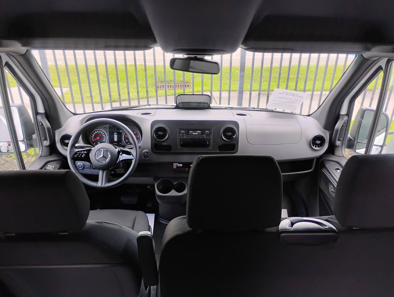 Used 2025 Mercedes-Benz Sprinter 2500 image 54