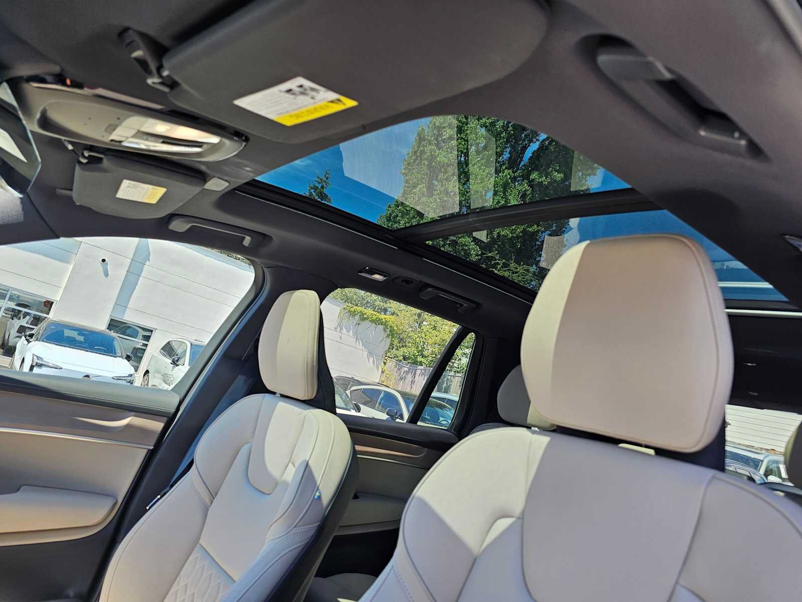 Certified 2026 Volvo XC90 B6 Plus w/ Protection Package Premier AWD/4WD image 22