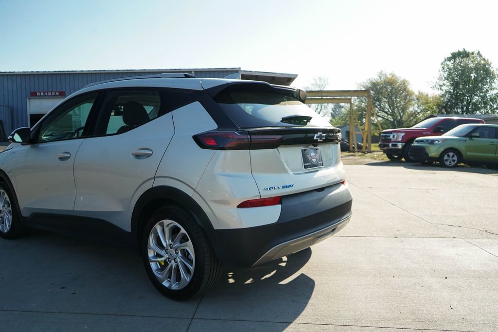 Used 2023 Chevrolet Bolt EUV LT image 14