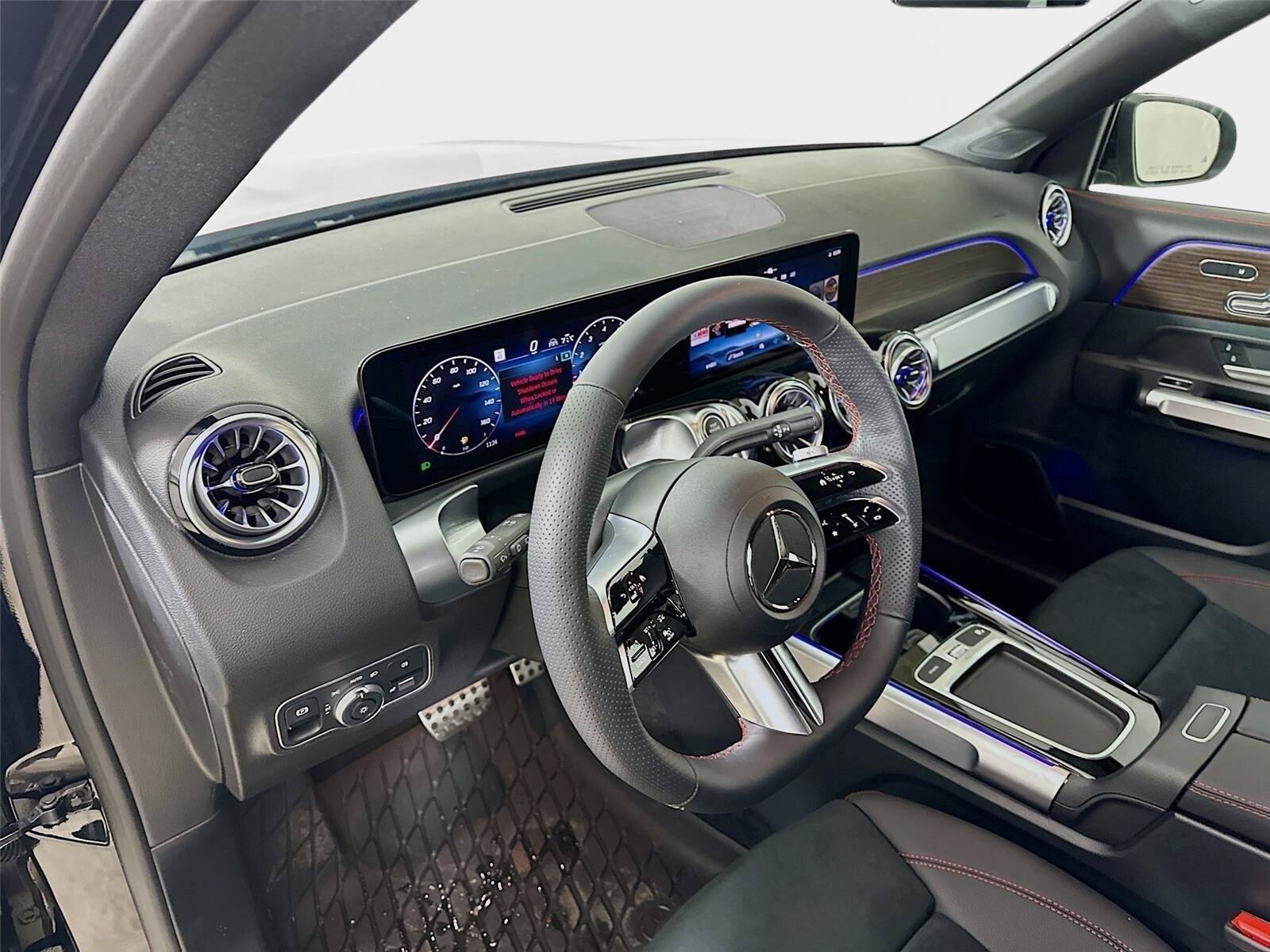 Used 2026 Mercedes-Benz GLB 250 4MATIC image 9