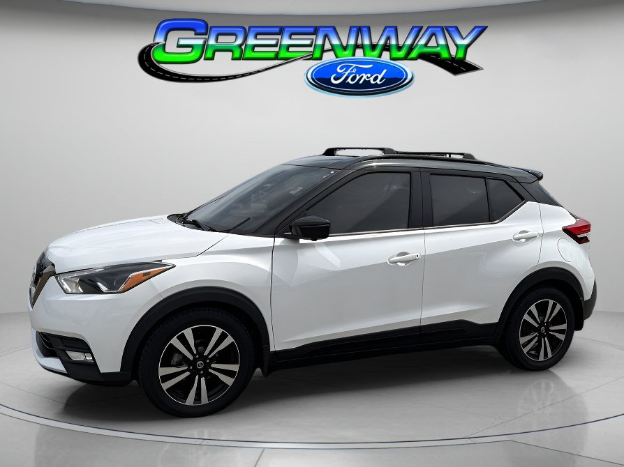Used 2020 Nissan Kicks SR w/ Exterior Package