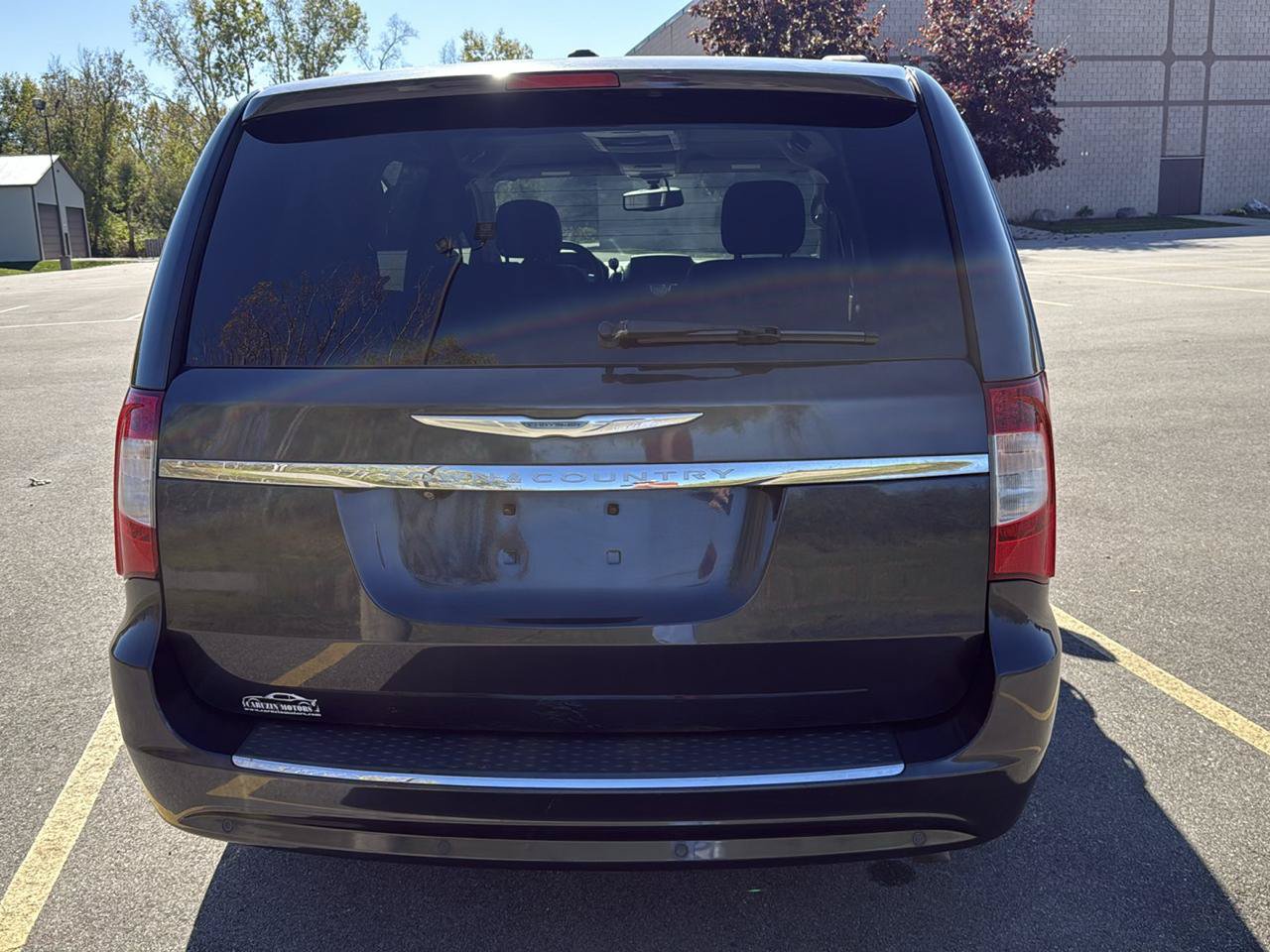 Used 2014 Chrysler Town & Country Touring-L FWD image 6