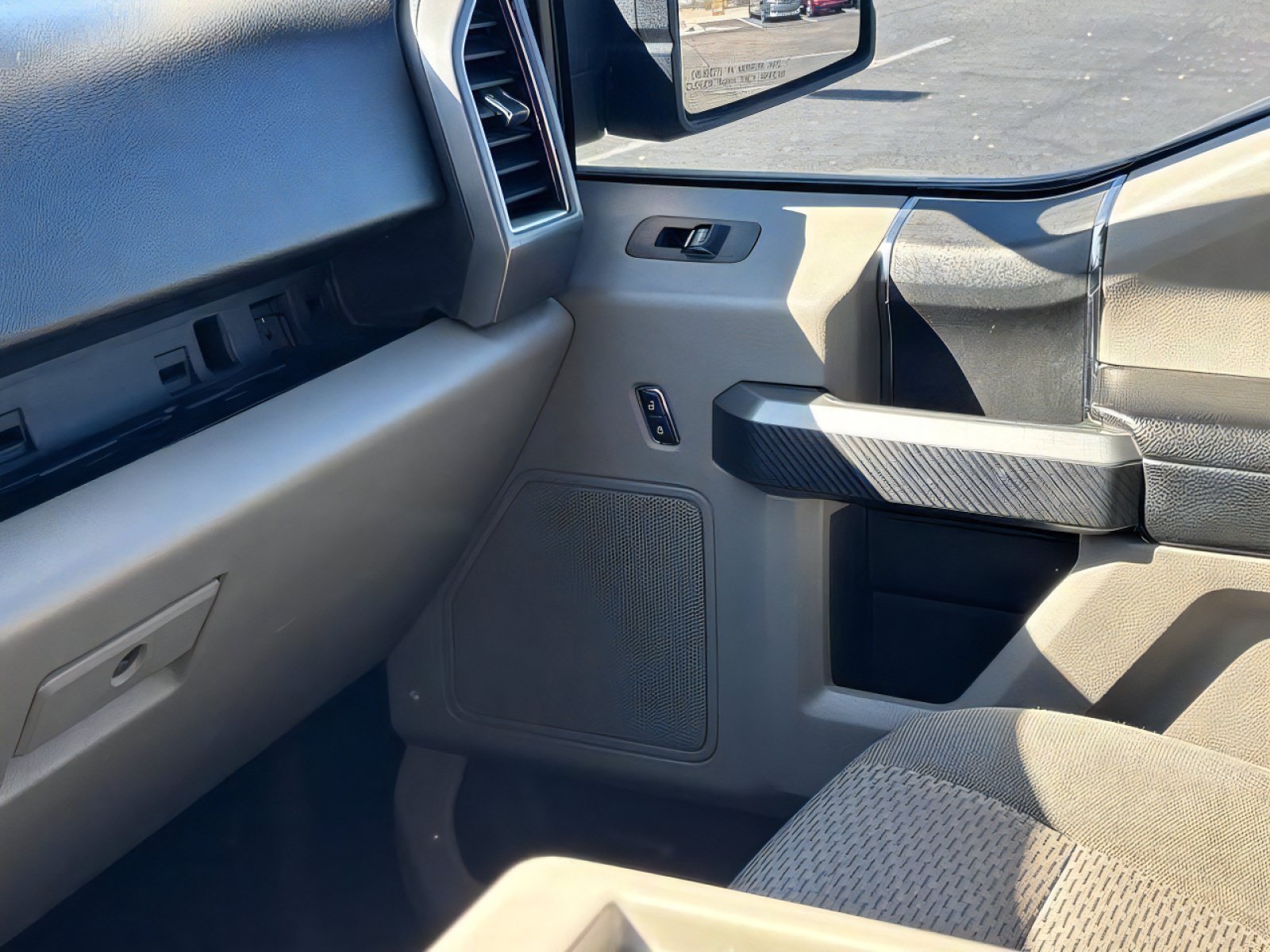 Used 2017 Ford F150 XLT AWD/4WD image 20