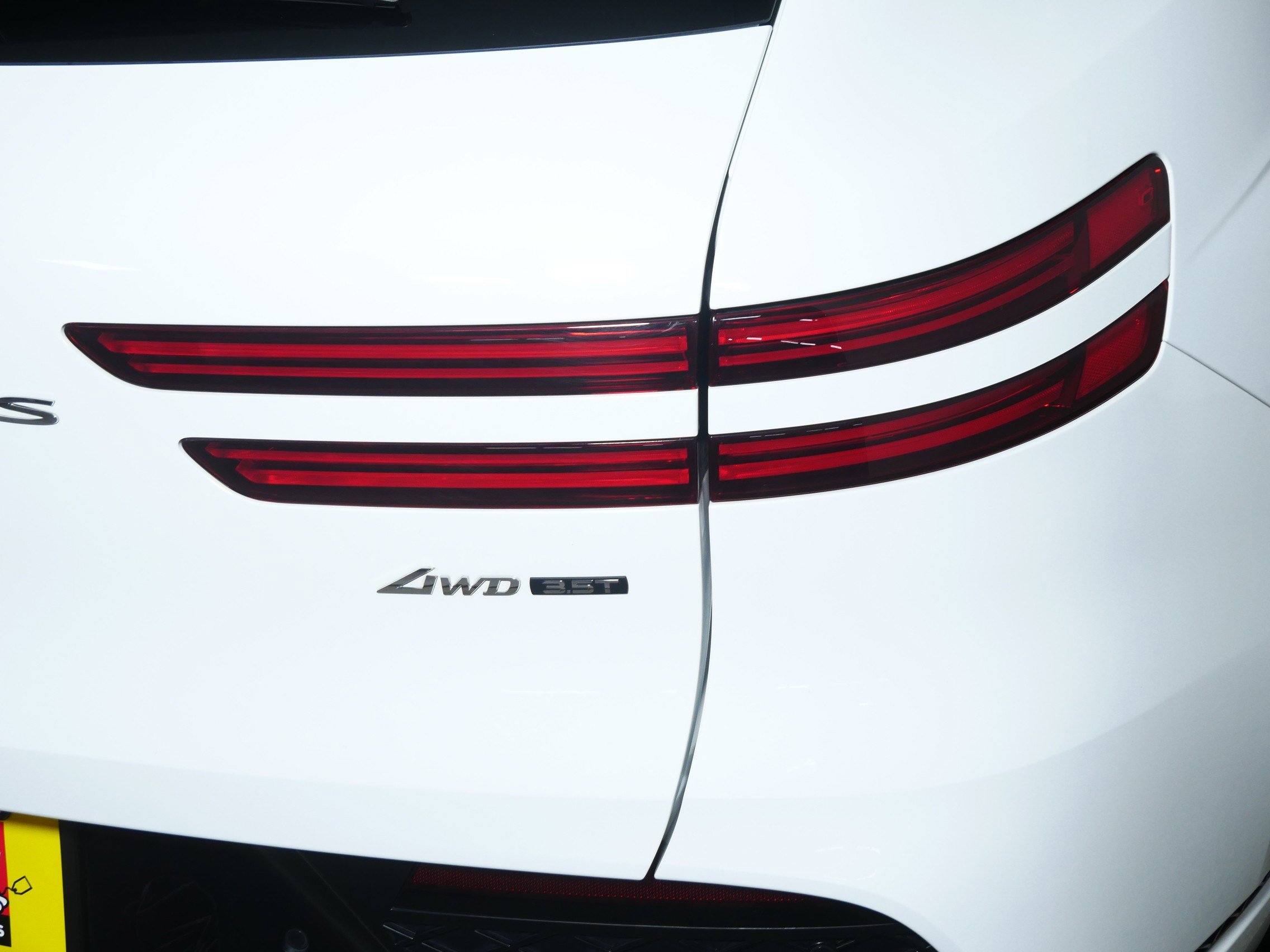 Used 2024 Genesis GV70 3.5T Sport image 17