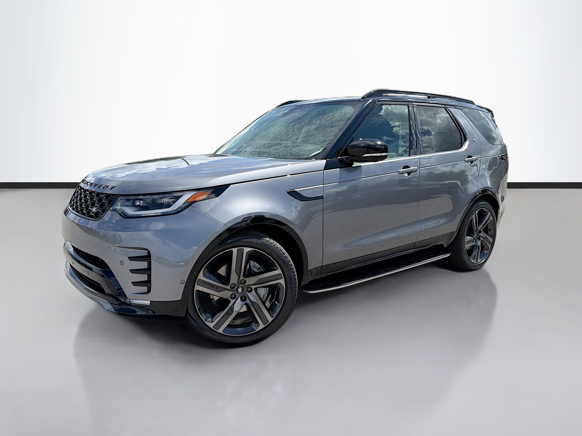 New 2026 Land Rover Discovery Dynamic SE