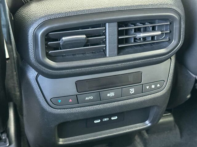 Used 2025 Honda Pilot Touring image 15