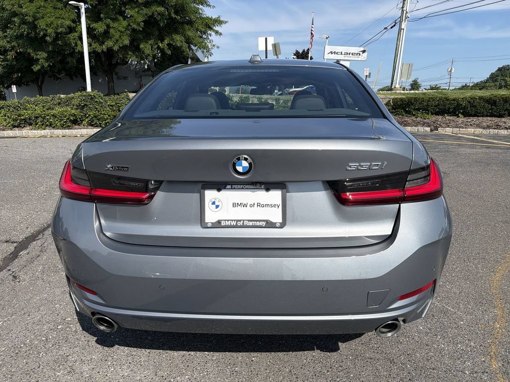 Used 2024 BMW 330i xDrive Sedan w/ Premium Package AWD/4WD image 13