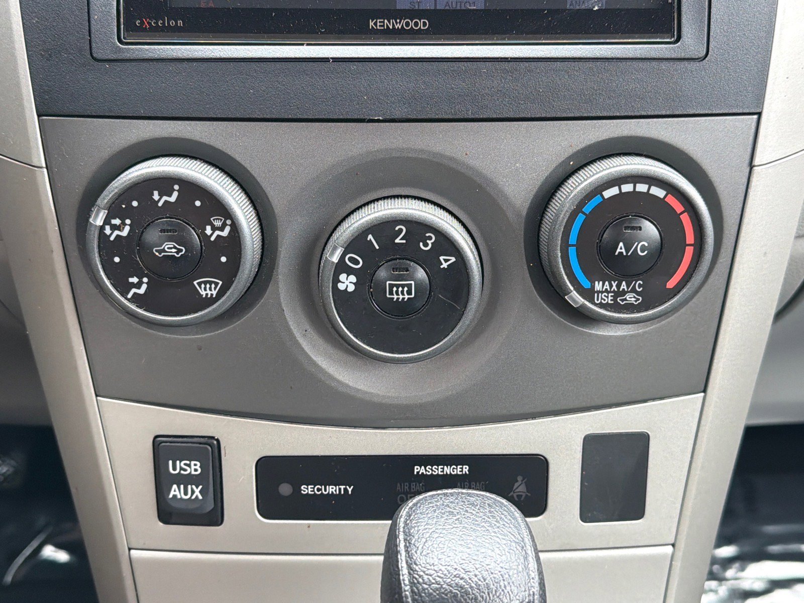 Used 2012 Toyota Corolla LE FWD image 16