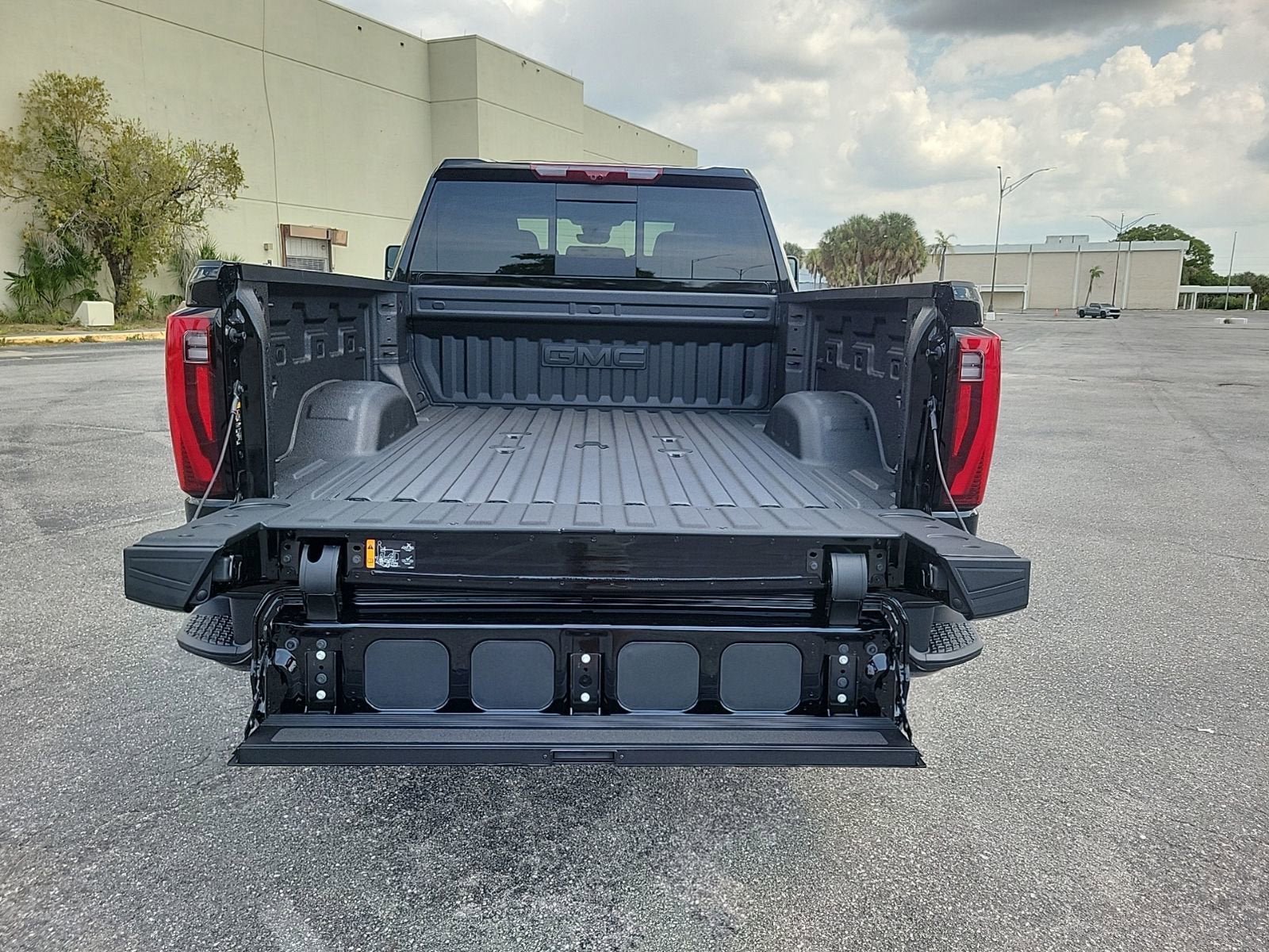 New 2026 GMC Sierra 2500 Denali w/ Denali Reserve Package AWD/4WD image 7