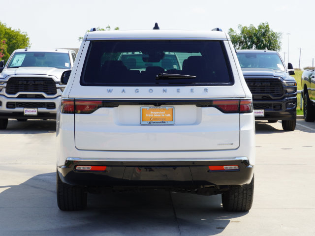 Used 2024 Jeep Wagoneer L Series II w/ Flexible Seating Group AWD/4WD image 4