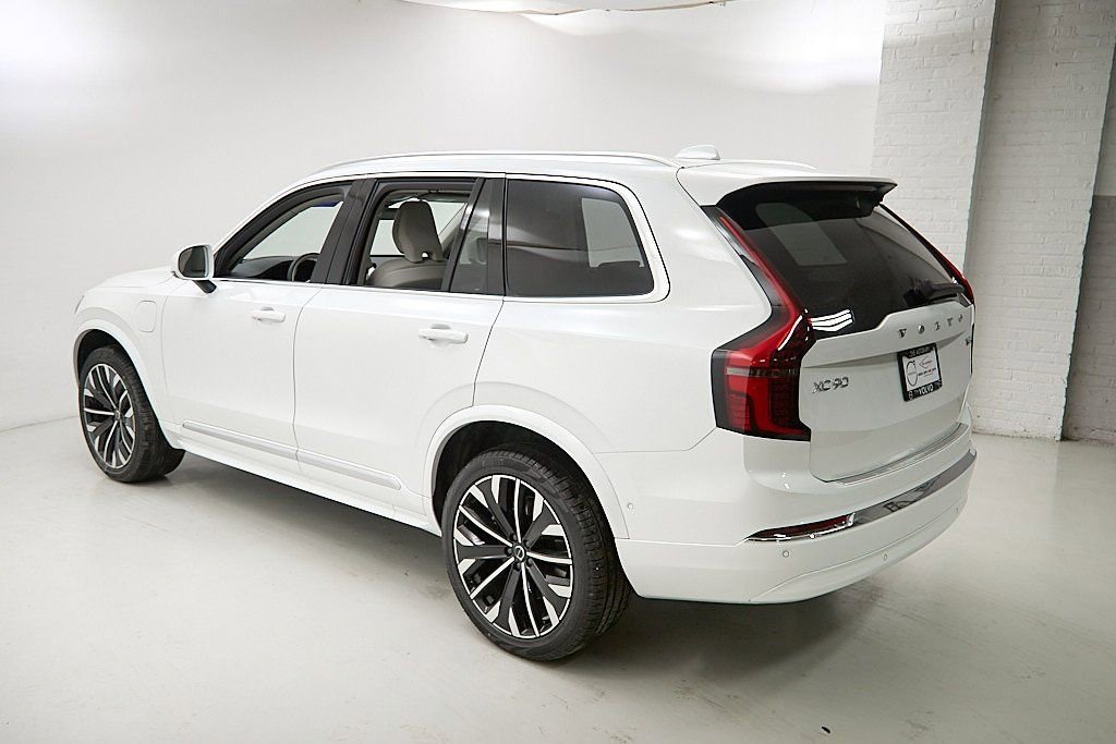 New 2026 Volvo XC90 T8 Ultra w/ Protection Package image 7