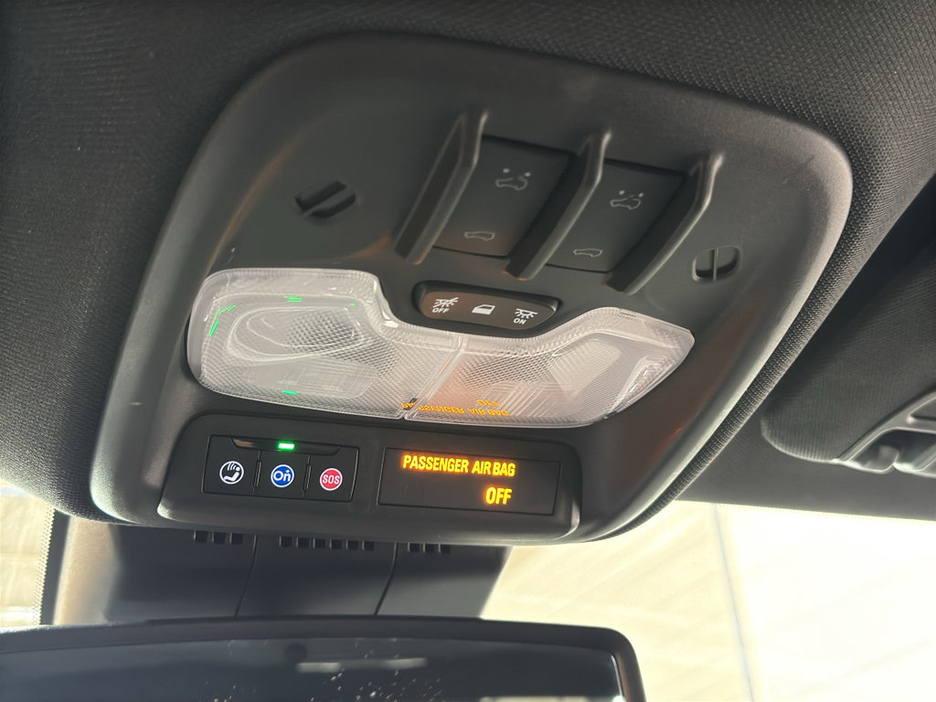 Used 2024 GMC Canyon Denali image 37