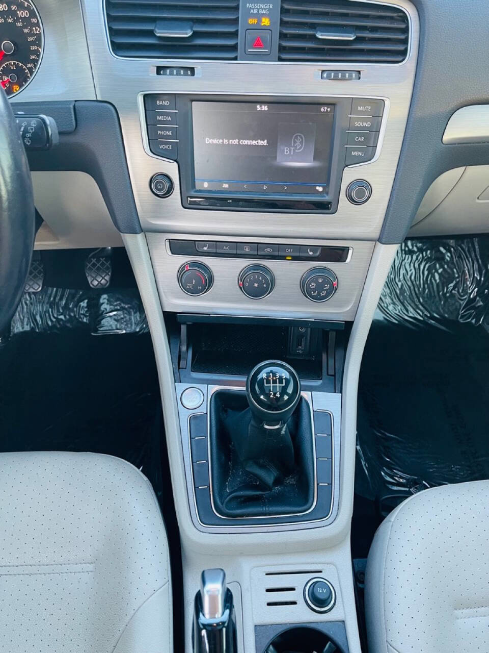 Used 2017 Volkswagen Golf Wolfsburg Edition image 18