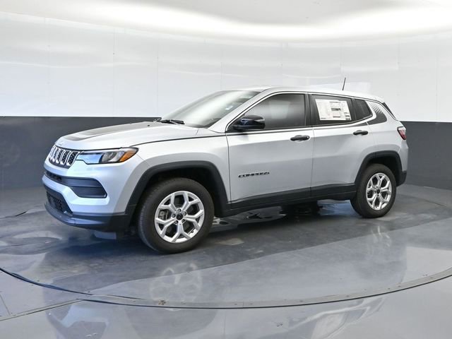 Used 2025 Jeep Compass Sport w/ Mopar Graphics Package AWD/4WD image 8