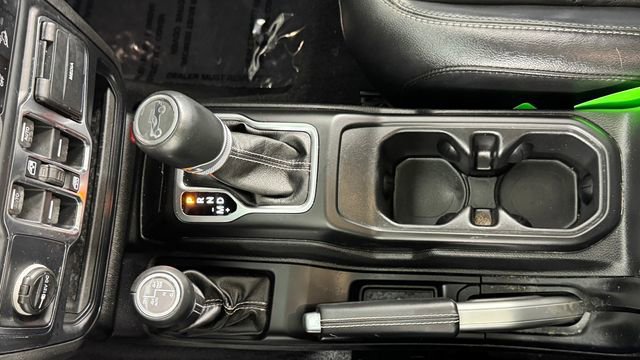 Used 2019 Jeep Wrangler Unlimited Sahara AWD/4WD image 30