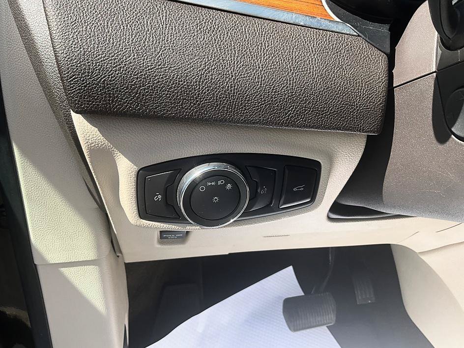 Used 2019 Lincoln MKC Select w/ MKC Climate Package FWD image 17