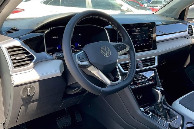 New 2025 Volkswagen Taos SE image 7