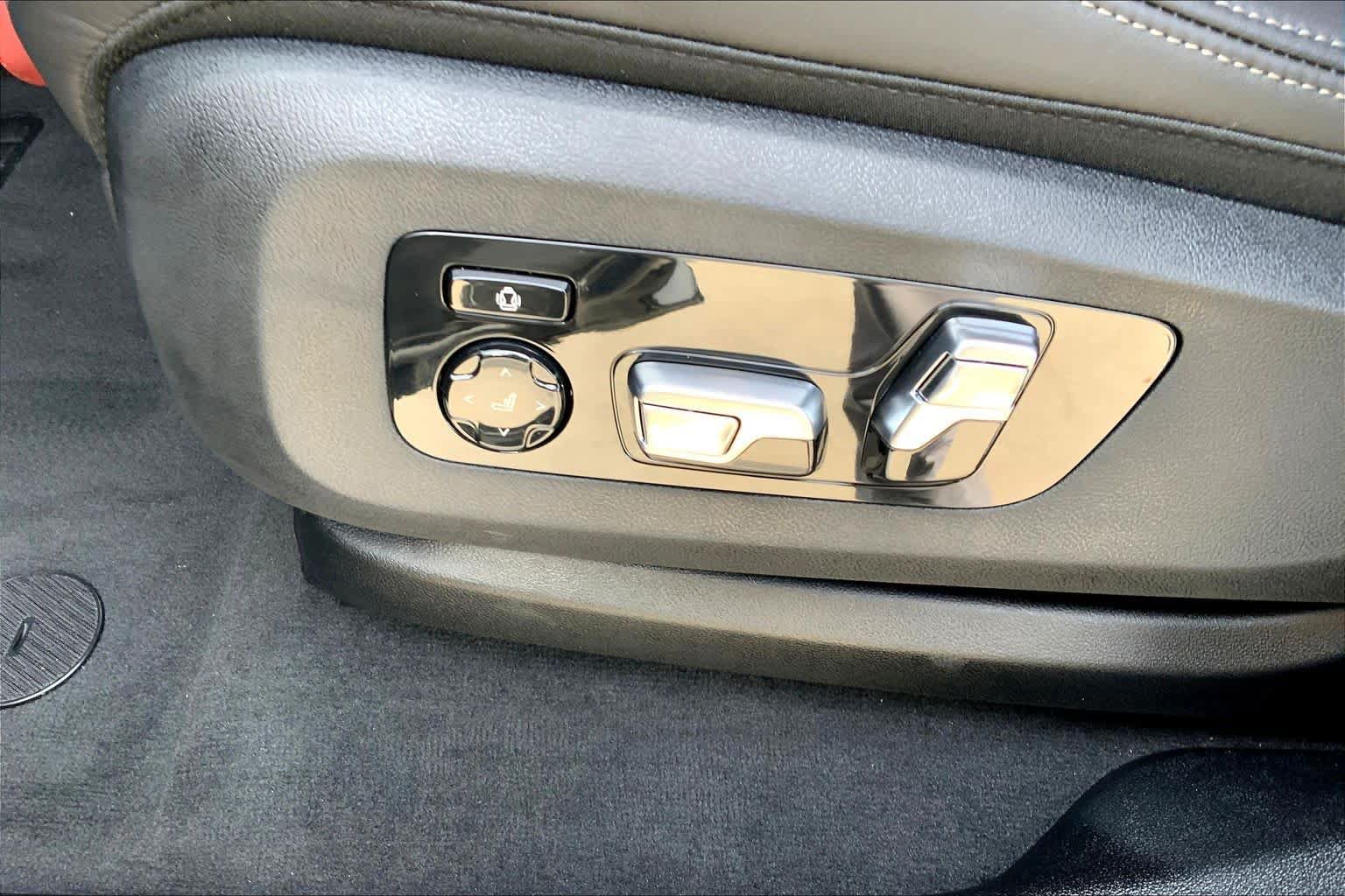 New 2026 BMW X6 M60i AWD/4WD image 16