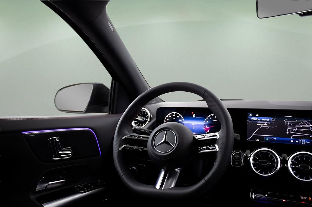 Used 2025 Mercedes-Benz GLA 250 image 33