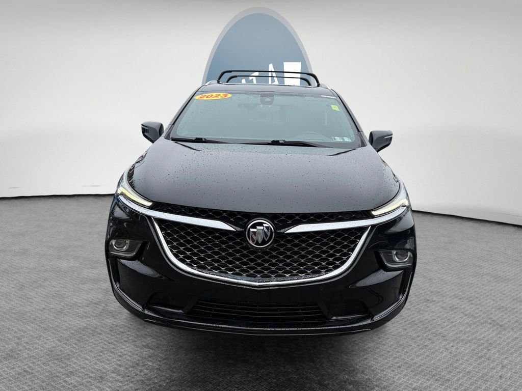 Used 2023 Buick Enclave Avenir image 9