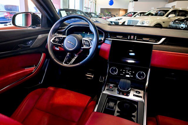 Used 2024 Jaguar XF R-Dynamic SE image 30