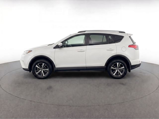 Used 2018 Toyota RAV4 XLE image 4
