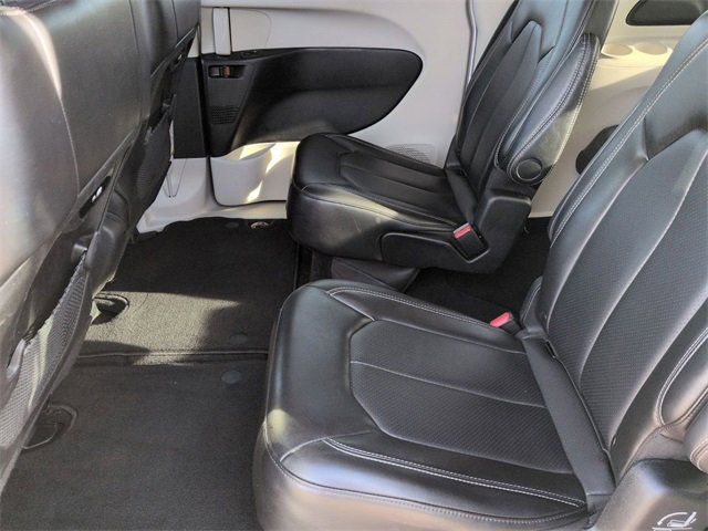Certified 2024 Chrysler Pacifica Touring-L image 25