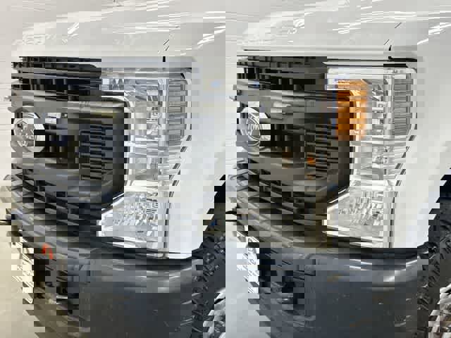 Used 2020 Ford F350 XL w/ Snow Plow Prep Package image 31