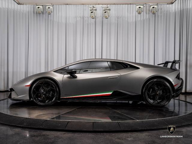 Used 2018 Lamborghini Huracan Performante AWD/4WD image 8