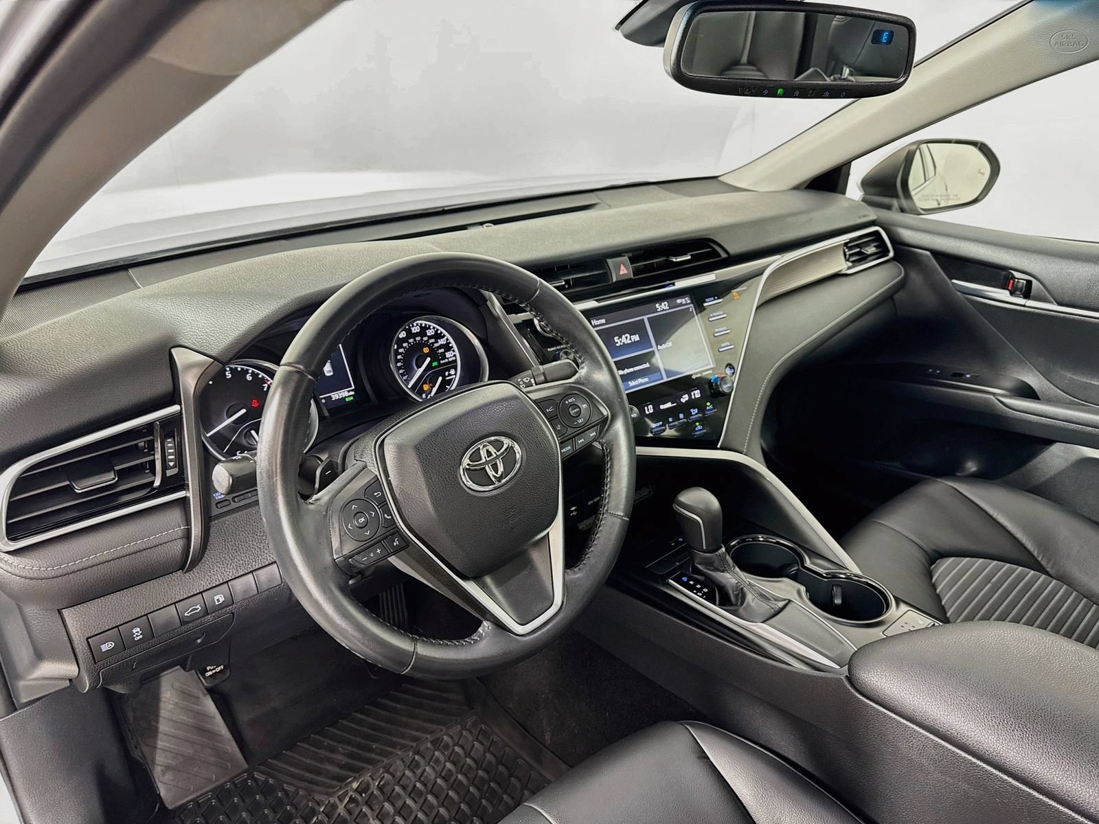 Used 2018 Toyota Camry SE FWD image 9