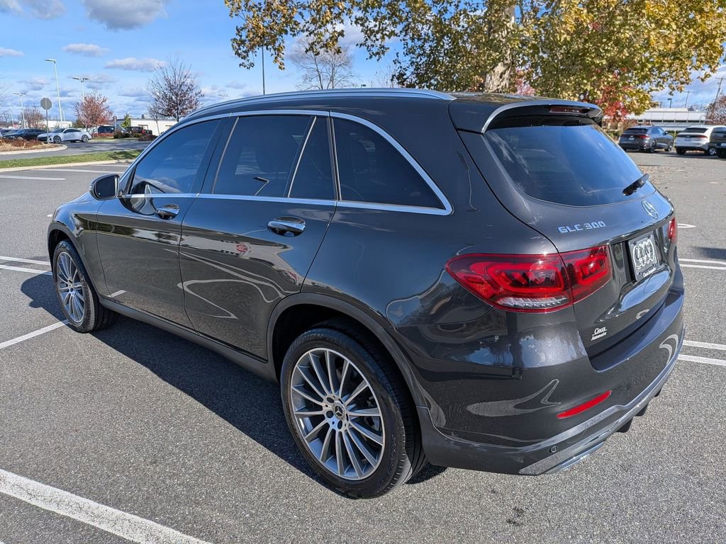 Used 2022 Mercedes-Benz GLC 300 4MATIC image 5